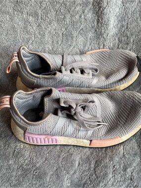 Adidas NMD_R1 Women’s Size 7 Gray Pink Sneakers B37647
